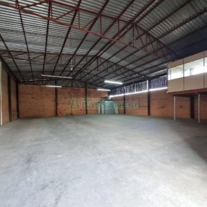 Pavilhão com 400m², no bairro Salgado Filho em Caxias do Sul para Alugar