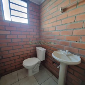 Pavilhão com 400m², no bairro Salgado Filho em Caxias do Sul para Alugar