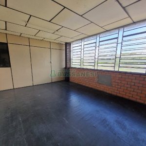 Pavilhão com 400m², no bairro Salgado Filho em Caxias do Sul para Alugar