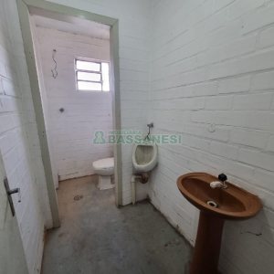 Pavilhão com 400m², no bairro Salgado Filho em Caxias do Sul para Alugar