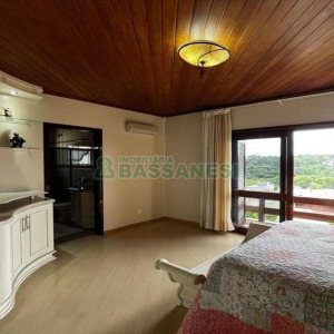 Casa com 243m², 3 dormitórios, 4 vagas, no bairro Bela Vista em Caxias do Sul para Alugar ou Comprar
