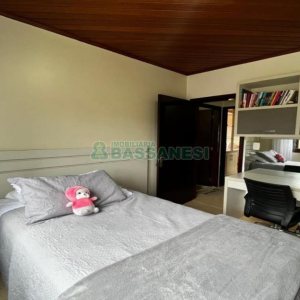 Casa com 243m², 3 dormitórios, 4 vagas, no bairro Bela Vista em Caxias do Sul para Alugar ou Comprar