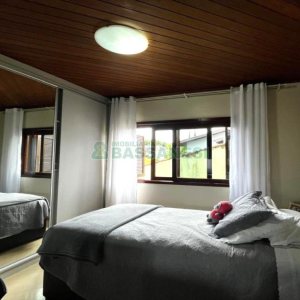 Casa com 243m², 3 dormitórios, 4 vagas, no bairro Bela Vista em Caxias do Sul para Alugar ou Comprar