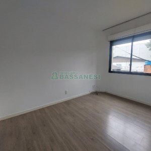 Apartamento com 65m², 2 dormitórios, 1 vaga, no bairro Sanvitto em Caxias do Sul para Comprar