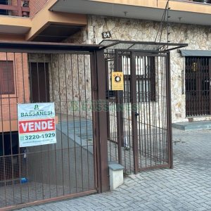 Casa com 342m², 3 dormitórios, 1 vaga, no bairro Cinqüentenário em Caxias do Sul para Comprar