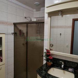 Casa com 342m², 3 dormitórios, 1 vaga, no bairro Cinqüentenário em Caxias do Sul para Comprar