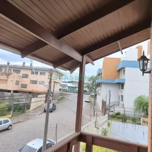 Casa com 342m², 3 dormitórios, 1 vaga, no bairro Cinqüentenário em Caxias do Sul para Comprar