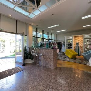 Predio com 1352m², 1 vaga, no bairro Cinqüentenário em Caxias do Sul para Alugar