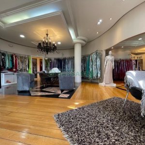 Predio com 1352m², 1 vaga, no bairro Cinqüentenário em Caxias do Sul para Alugar