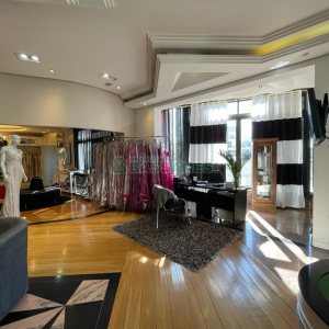 Predio com 1352m², 1 vaga, no bairro Cinqüentenário em Caxias do Sul para Alugar