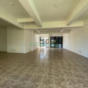 Predio com 1352m², 1 vaga, no bairro Cinqüentenário em Caxias do Sul para Alugar