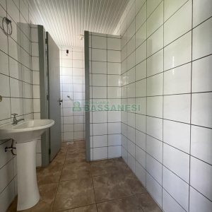 Predio com 1352m², 1 vaga, no bairro Cinqüentenário em Caxias do Sul para Alugar