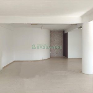 Predio com 1352m², 1 vaga, no bairro Cinqüentenário em Caxias do Sul para Alugar