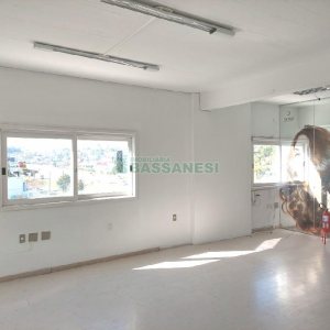 Predio com 1352m², 1 vaga, no bairro Cinqüentenário em Caxias do Sul para Alugar