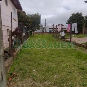 Casa com 435m², 2 dormitórios, 1 vaga, no bairro São José em Caxias do Sul para Comprar