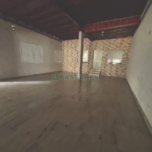 Loja com 200m², no bairro Centro em Caxias do Sul para Alugar