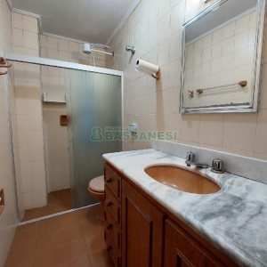 Apartamento com 140m², 3 dormitórios, 2 vagas, no bairro Lourdes em Caxias do Sul para Alugar