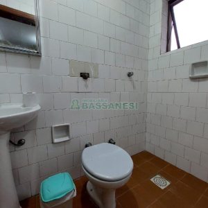 Apartamento com 140m², 3 dormitórios, 2 vagas, no bairro Lourdes em Caxias do Sul para Alugar