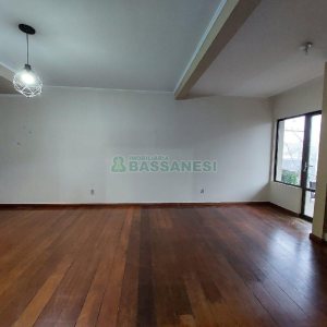 Apartamento com 140m², 3 dormitórios, 2 vagas, no bairro Lourdes em Caxias do Sul para Alugar