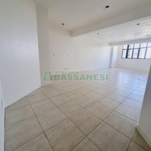 Sala com 42m², no bairro Lourdes em Caxias do Sul para Comprar
