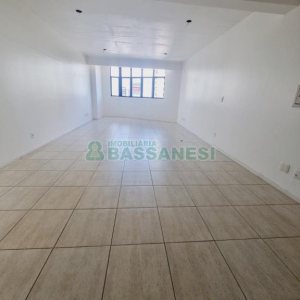 Sala com 42m², no bairro Lourdes em Caxias do Sul para Comprar