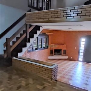 Casa com 363m², 4 dormitórios, 6 vagas, no bairro Saint Etienne em Caxias do Sul para Alugar