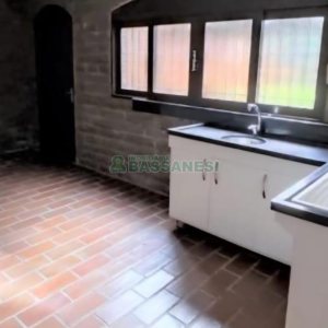 Casa com 363m², 4 dormitórios, 6 vagas, no bairro Saint Etienne em Caxias do Sul para Alugar