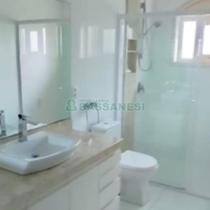 Casa com 363m², 4 dormitórios, 6 vagas, no bairro Saint Etienne em Caxias do Sul para Alugar