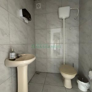 Pavilhão com 1200m², no bairro São Luiz em Caxias do Sul para Alugar