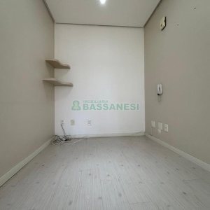 Sala com 35m², no bairro São Pelegrino em Caxias do Sul para Alugar