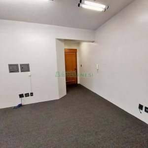 Sala com 88m², no bairro Lourdes em Caxias do Sul para Comprar