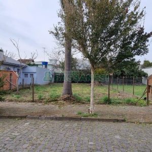 Terreno com 360m², no bairro Cinqüentenário em Caxias do Sul para Comprar