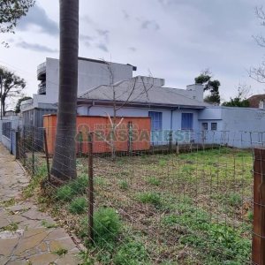 Terreno com 360m², no bairro Cinqüentenário em Caxias do Sul para Comprar