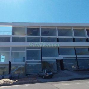 Sala com 66m², no bairro Desvio Rizzo em Caxias do Sul para Alugar