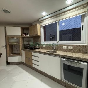 Apto Mobiliado com 98m², 2 dormitórios, 1 vaga, no bairro São Pelegrino em Caxias do Sul para Alugar