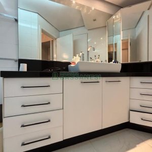 Apto Mobiliado com 98m², 2 dormitórios, 1 vaga, no bairro São Pelegrino em Caxias do Sul para Alugar