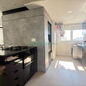 Apto Mobiliado com 85m², 2 dormitórios, 2 vagas, no bairro Centro em Caxias do Sul para Alugar