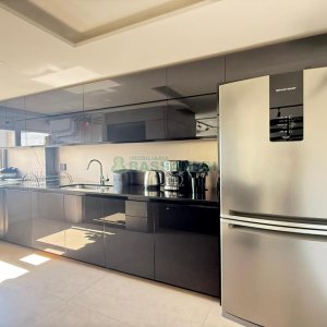 Apto Mobiliado com 85m², 2 dormitórios, 2 vagas, no bairro Centro em Caxias do Sul para Alugar