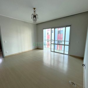 Apartamento com 106m², 3 dormitórios, 1 vaga, no bairro Centro em Caxias do Sul para Comprar