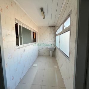 Apartamento com 106m², 3 dormitórios, 1 vaga, no bairro Centro em Caxias do Sul para Comprar