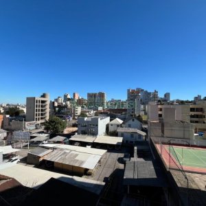 Apartamento com 106m², 3 dormitórios, 1 vaga, no bairro Centro em Caxias do Sul para Comprar