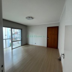 Apartamento com 106m², 3 dormitórios, 1 vaga, no bairro Centro em Caxias do Sul para Comprar