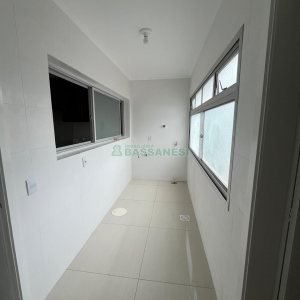 Apartamento com 106m², 3 dormitórios, 1 vaga, no bairro Centro em Caxias do Sul para Comprar