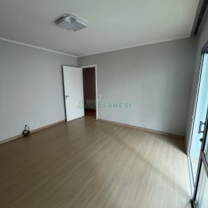 Apartamento com 106m², 3 dormitórios, 1 vaga, no bairro Centro em Caxias do Sul para Comprar