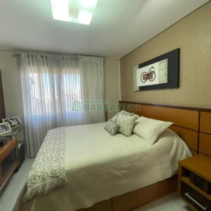 Sobrado com 150m², 3 dormitórios, 2 vagas, no bairro Vinhedos em Caxias do Sul para Comprar