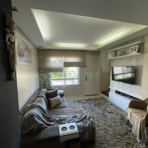 Sobrado com 150m², 3 dormitórios, 2 vagas, no bairro Vinhedos em Caxias do Sul para Comprar