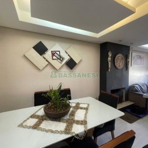 Sobrado com 150m², 3 dormitórios, 2 vagas, no bairro Vinhedos em Caxias do Sul para Comprar