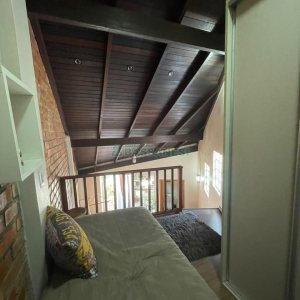 Sobrado com 150m², 3 dormitórios, 2 vagas, no bairro Vinhedos em Caxias do Sul para Comprar