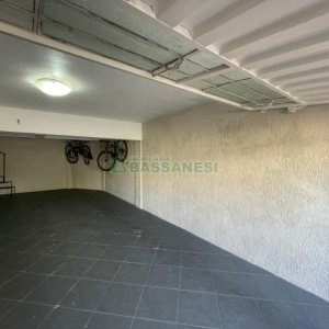 Sobrado com 150m², 3 dormitórios, 2 vagas, no bairro Vinhedos em Caxias do Sul para Comprar