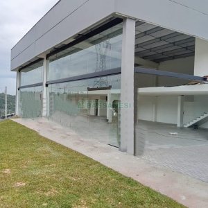 Pavilhão com 360m², no bairro São Giácomo em Caxias do Sul para Alugar